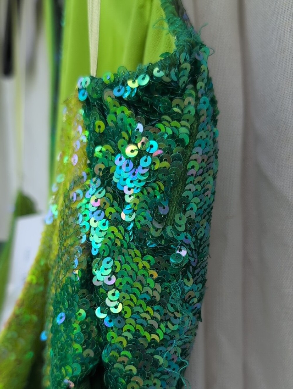 NWT - Jovani - Size 6 - Green Sequin Halter Ombre Evening Dress - Picture 5 of 5